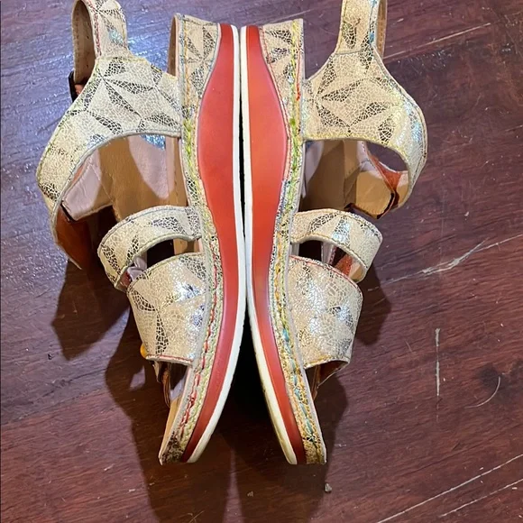 L’Artiste Sandals with Cushioned Footbed and Adjustable Straps - Picture 3 of 10